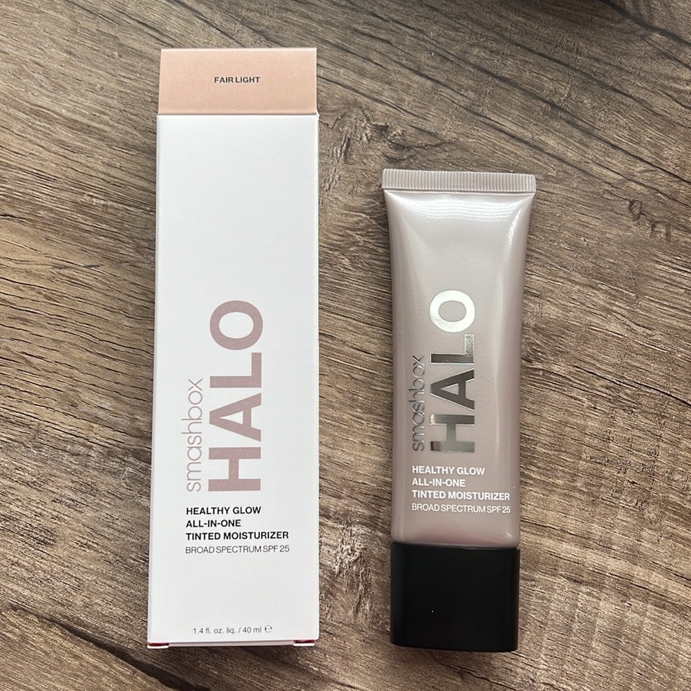 Smashbox • Halo Healthy Glow Tinted Moisturizer - Picture 6 of 9